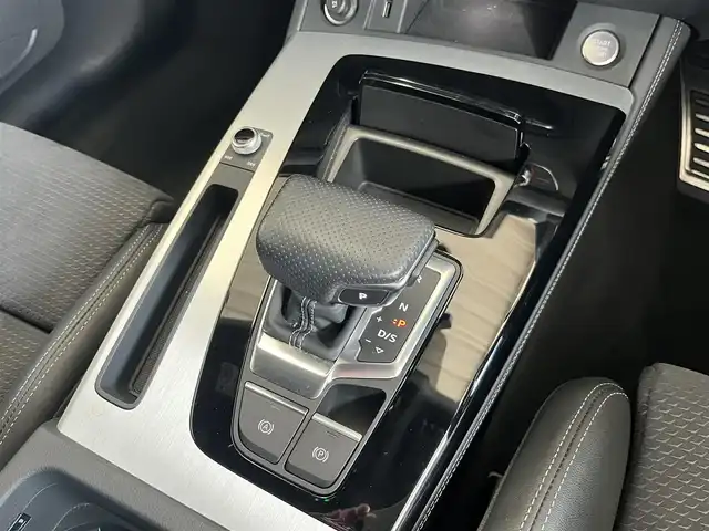 アウディ Ｑ５ 40TDIクワトロ Sライン 山形県 2022(令4)年 2.5万km 黒 純正ナビ/360°カメラ/バーチャルコックピット/レーンキープアシスト/パークアシスト/ブラインドスポットモニター/アダプティブクルーズコントロール/パドルシフト/ミラーヒーター/シートヒーター/電動リアゲート/フットオープナー/コーナーセンサー