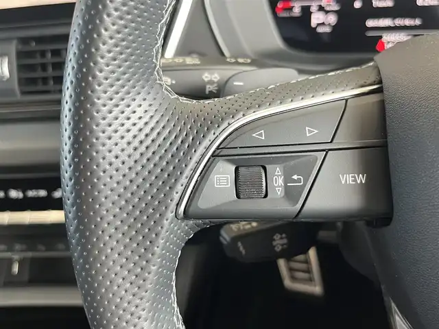 アウディ Ｑ５ 40TDIクワトロ Sライン 山形県 2022(令4)年 2.5万km 黒 純正ナビ/360°カメラ/バーチャルコックピット/レーンキープアシスト/パークアシスト/ブラインドスポットモニター/アダプティブクルーズコントロール/パドルシフト/ミラーヒーター/シートヒーター/電動リアゲート/フットオープナー/コーナーセンサー