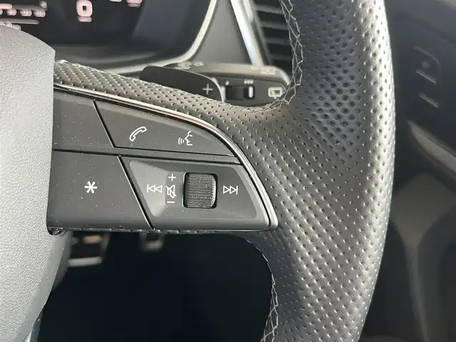アウディ Ｑ５ 40TDIクワトロ Sライン 山形県 2022(令4)年 2.5万km 黒 純正ナビ/360°カメラ/バーチャルコックピット/レーンキープアシスト/パークアシスト/ブラインドスポットモニター/アダプティブクルーズコントロール/パドルシフト/ミラーヒーター/シートヒーター/電動リアゲート/フットオープナー/コーナーセンサー