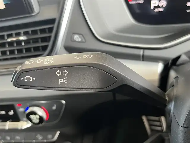 アウディ Ｑ５ 40TDIクワトロ Sライン 山形県 2022(令4)年 2.5万km 黒 純正ナビ/360°カメラ/バーチャルコックピット/レーンキープアシスト/パークアシスト/ブラインドスポットモニター/アダプティブクルーズコントロール/パドルシフト/ミラーヒーター/シートヒーター/電動リアゲート/フットオープナー/コーナーセンサー
