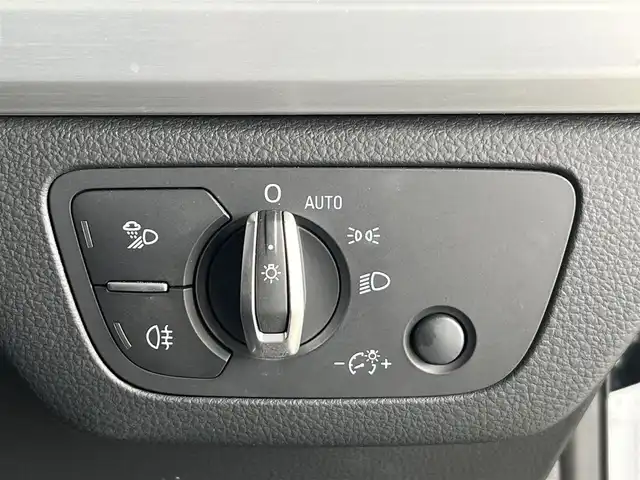 アウディ Ｑ５ 40TDIクワトロ Sライン 山形県 2022(令4)年 2.5万km 黒 純正ナビ/360°カメラ/バーチャルコックピット/レーンキープアシスト/パークアシスト/ブラインドスポットモニター/アダプティブクルーズコントロール/パドルシフト/ミラーヒーター/シートヒーター/電動リアゲート/フットオープナー/コーナーセンサー