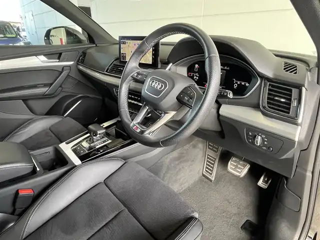 アウディ Ｑ５ 40TDIクワトロ Sライン 山形県 2022(令4)年 2.5万km 黒 純正ナビ/360°カメラ/バーチャルコックピット/レーンキープアシスト/パークアシスト/ブラインドスポットモニター/アダプティブクルーズコントロール/パドルシフト/ミラーヒーター/シートヒーター/電動リアゲート/フットオープナー/コーナーセンサー