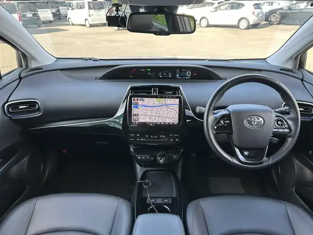 トヨタ プリウス A ツーリングセレクション 岡山県 2019(平31)年 4.7万km パール 9インチ社外ナビ/FM/AM/Bluetooth/iPod/HDMI/Blu-rayDisc接続可能/TRDフロントエアロパーツ/LEDヘッドライト/車両接近通報装置/トヨタセーフティセンス/ヘッドアップディスプレイ/フルセグテレビ/ETC/前方ドライブレコーダー/運転席パワーシート/シートヒーター/EVモード/ドライブモード/コーナーセンサー/純正アルミホイール