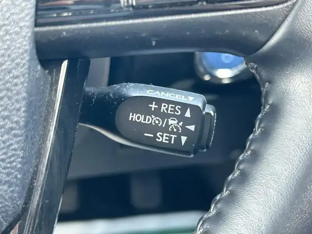 トヨタ プリウス A ツーリングセレクション 岡山県 2019(平31)年 4.7万km パール 9インチ社外ナビ/FM/AM/Bluetooth/iPod/HDMI/Blu-rayDisc接続可能/TRDフロントエアロパーツ/LEDヘッドライト/車両接近通報装置/トヨタセーフティセンス/ヘッドアップディスプレイ/フルセグテレビ/ETC/前方ドライブレコーダー/運転席パワーシート/シートヒーター/EVモード/ドライブモード/コーナーセンサー/純正アルミホイール