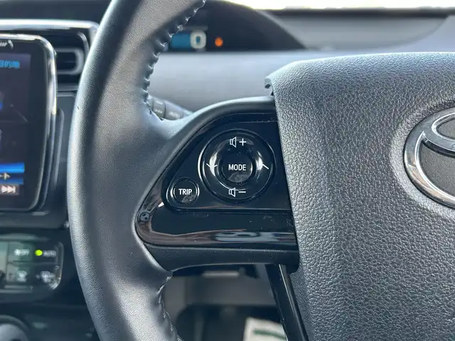 トヨタ プリウス A ツーリングセレクション 岡山県 2019(平31)年 4.7万km パール 9インチ社外ナビ/FM/AM/Bluetooth/iPod/HDMI/Blu-rayDisc接続可能/TRDフロントエアロパーツ/LEDヘッドライト/車両接近通報装置/トヨタセーフティセンス/ヘッドアップディスプレイ/フルセグテレビ/ETC/前方ドライブレコーダー/運転席パワーシート/シートヒーター/EVモード/ドライブモード/コーナーセンサー/純正アルミホイール