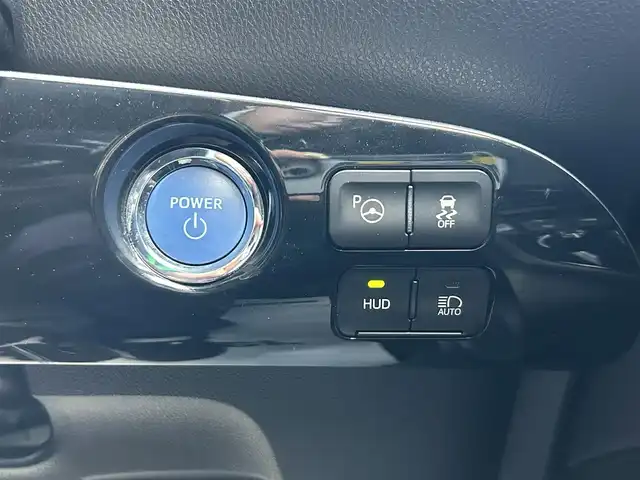 トヨタ プリウス A ツーリングセレクション 岡山県 2019(平31)年 4.7万km パール 9インチ社外ナビ/FM/AM/Bluetooth/iPod/HDMI/Blu-rayDisc接続可能/TRDフロントエアロパーツ/LEDヘッドライト/車両接近通報装置/トヨタセーフティセンス/ヘッドアップディスプレイ/フルセグテレビ/ETC/前方ドライブレコーダー/運転席パワーシート/シートヒーター/EVモード/ドライブモード/コーナーセンサー/純正アルミホイール