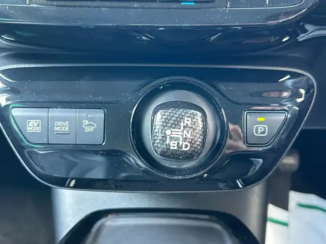 トヨタ プリウス A ツーリングセレクション 岡山県 2019(平31)年 4.7万km パール 9インチ社外ナビ/FM/AM/Bluetooth/iPod/HDMI/Blu-rayDisc接続可能/TRDフロントエアロパーツ/LEDヘッドライト/車両接近通報装置/トヨタセーフティセンス/ヘッドアップディスプレイ/フルセグテレビ/ETC/前方ドライブレコーダー/運転席パワーシート/シートヒーター/EVモード/ドライブモード/コーナーセンサー/純正アルミホイール