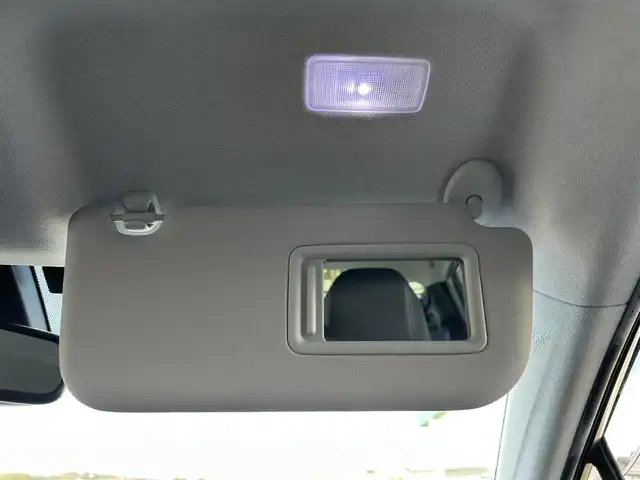 トヨタ プリウス A ツーリングセレクション 岡山県 2019(平31)年 4.7万km パール 9インチ社外ナビ/FM/AM/Bluetooth/iPod/HDMI/Blu-rayDisc接続可能/TRDフロントエアロパーツ/LEDヘッドライト/車両接近通報装置/トヨタセーフティセンス/ヘッドアップディスプレイ/フルセグテレビ/ETC/前方ドライブレコーダー/運転席パワーシート/シートヒーター/EVモード/ドライブモード/コーナーセンサー/純正アルミホイール