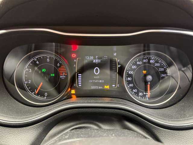 クライスラー・ジープ ジープ チェロキー ロンジチュード 千葉県 2020(令2)年 3.2万km ブライトホワイトクリアコート ACC　/純正ナビ　/バックカメラ　/BSM　/黒革　/シートヒーター　/パワーシート　/LEDヘッドライト　/オートライト　/ドライブレコーダー　/ETC　/フルセグTV　/Bluetooth　/ヒーテッドドアミラー　/純正17インチAW