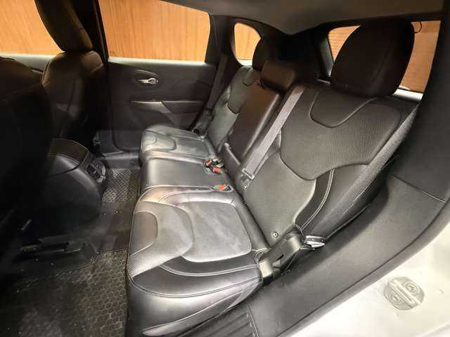 クライスラー・ジープ ジープ チェロキー ロンジチュード 千葉県 2020(令2)年 3.2万km ブライトホワイトクリアコート ACC　/純正ナビ　/バックカメラ　/BSM　/黒革　/シートヒーター　/パワーシート　/LEDヘッドライト　/オートライト　/ドライブレコーダー　/ETC　/フルセグTV　/Bluetooth　/ヒーテッドドアミラー　/純正17インチAW