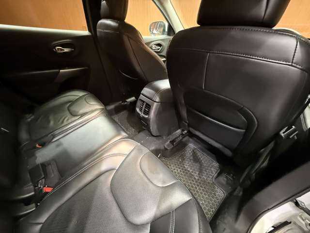 クライスラー・ジープ ジープ チェロキー ロンジチュード 千葉県 2020(令2)年 3.2万km ブライトホワイトクリアコート ACC　/純正ナビ　/バックカメラ　/BSM　/黒革　/シートヒーター　/パワーシート　/LEDヘッドライト　/オートライト　/ドライブレコーダー　/ETC　/フルセグTV　/Bluetooth　/ヒーテッドドアミラー　/純正17インチAW