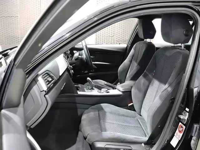 ＢＭＷ ３２０ｉ ツーリング Mスポーツ 静岡県 2017(平29)年 2.6万km サファイアブラックP 純正ナビ/Bluetooth/パワーシート/バックモニター/クルーズコントロール/ETC/インテリジェントセーフティ/車線変更警告/車線逸脱警告/スマートキー/プッシュスタート/オートライト/オートエアコン/ルーフレール