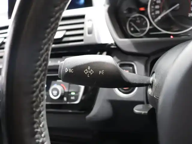 ＢＭＷ ３２０ｉ ツーリング Mスポーツ 静岡県 2017(平29)年 2.6万km サファイアブラックP 純正ナビ/Bluetooth/パワーシート/バックモニター/クルーズコントロール/ETC/インテリジェントセーフティ/車線変更警告/車線逸脱警告/スマートキー/プッシュスタート/オートライト/オートエアコン/ルーフレール