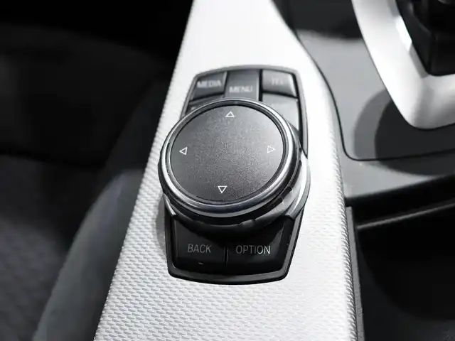 ＢＭＷ ３２０ｉ ツーリング Mスポーツ 静岡県 2017(平29)年 2.6万km サファイアブラックP 純正ナビ/Bluetooth/パワーシート/バックモニター/クルーズコントロール/ETC/インテリジェントセーフティ/車線変更警告/車線逸脱警告/スマートキー/プッシュスタート/オートライト/オートエアコン/ルーフレール