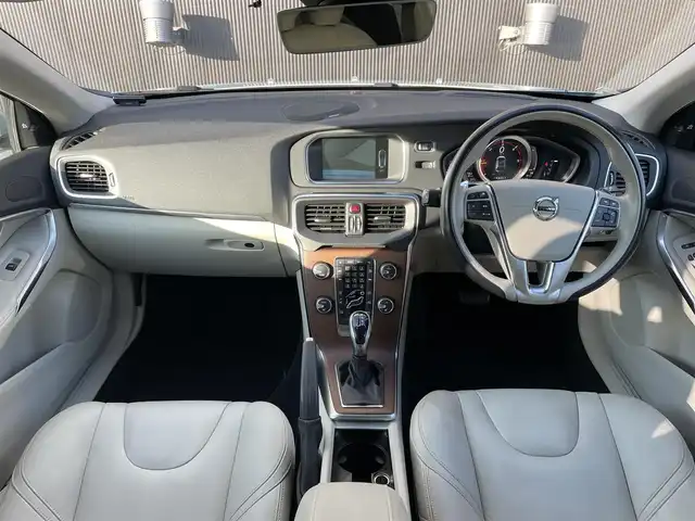 ボルボ Ｖ４０ D4 インスクリプション 長野県 2017(平29)年 4.3万km 青 レザーシート /純正ナビ /Pシート（D席/N席） /シートヒーター（D席/N席）/ACC /LKA /BSM /パドルシフト /プッシュスタート /ETC