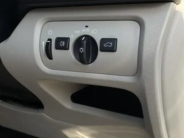 ボルボ Ｖ４０ D4 インスクリプション 長野県 2017(平29)年 4.3万km 青 レザーシート /純正ナビ /Pシート（D席/N席） /シートヒーター（D席/N席）/ACC /LKA /BSM /パドルシフト /プッシュスタート /ETC