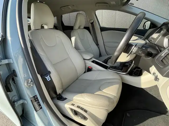 ボルボ Ｖ４０ D4 インスクリプション 長野県 2017(平29)年 4.3万km 青 レザーシート /純正ナビ /Pシート（D席/N席） /シートヒーター（D席/N席）/ACC /LKA /BSM /パドルシフト /プッシュスタート /ETC