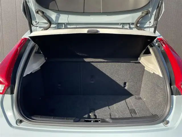 ボルボ Ｖ４０ D4 インスクリプション 長野県 2017(平29)年 4.3万km 青 レザーシート /純正ナビ /Pシート（D席/N席） /シートヒーター（D席/N席）/ACC /LKA /BSM /パドルシフト /プッシュスタート /ETC