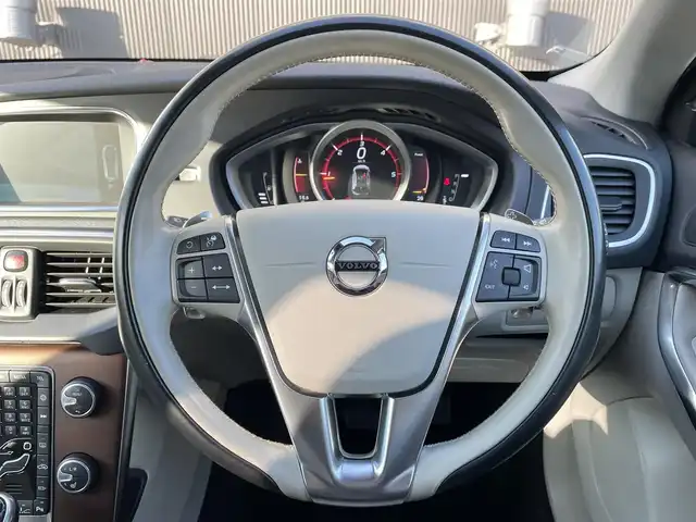 ボルボ Ｖ４０ D4 インスクリプション 長野県 2017(平29)年 4.3万km 青 レザーシート /純正ナビ /Pシート（D席/N席） /シートヒーター（D席/N席）/ACC /LKA /BSM /パドルシフト /プッシュスタート /ETC