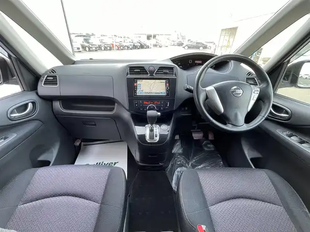 日産 セレナ ハイウェイスター Sハイブリッド 佐賀県 2012(平24)年 13.5万km エターナルスノーホワイト 純正SDナビゲーション/・フルセグTV/CD/DVD/SD/USB/Bluetooth/バックカメラ/ETC/クルーズコントロール/横滑り防止装置/片側パワースライドドア/後席エアコン/後席サンシェード/ISOFIX対応/革巻きステアリング/純正16インチアルミホイール/純正キセノンヘッドライト/純正フォグランプ/純正フロアマット/純正ドアバイザ―