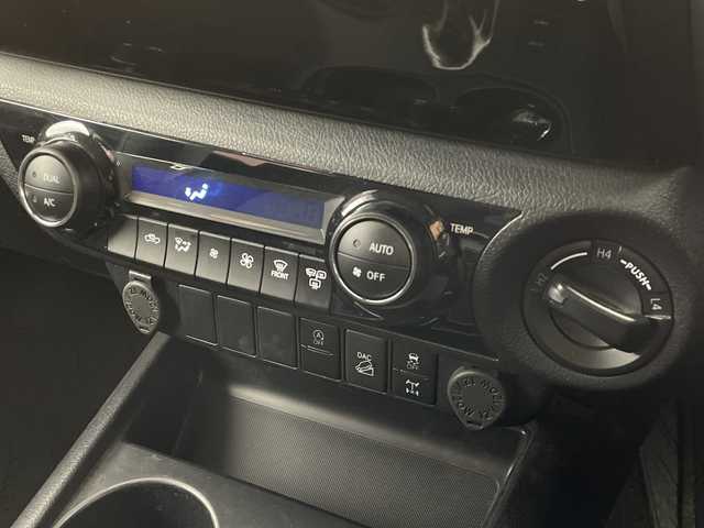 トヨタ ハイラックス Z 群馬県 2023(令5)年 4.1万km オキサイドブロンズM ４ＷＤ　キャノピー　純正ベッドライナー　純正ナビ　バックカメラ　ＥＴＣ　ドラレコ　衝突被害軽減ブレーキ　レーンアシスト　クリアランスソナー　クルーズコントロール　ＬＥＤヘッドライト　フォグランプ　禁煙