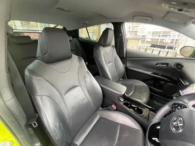 トヨタ プリウス A プレミアム 愛知県 2019(令1)年 4.5万km サーモテクトライムグリーン /当店買取/法人1オーナー/OPエアロ//純正9インチナビNSZT-Y68T//フルセグTV/CD/DVD/SD/Bluetooth/USB//バックカメラ//LEDヘッド/AHB//PCS/BSM/LDA/RCTA/Pソナー/HUD//縦列アシスト/レーダークルーズコントロール//革シート/Pシート/シートヒーター/エアーシート//ビルトインETC//ドラレコ//ISOFIX//保証書/取説/ナビ取説/スペアキー//リコールNo4542実施済2019/08/23//ディーラー記録簿R346年