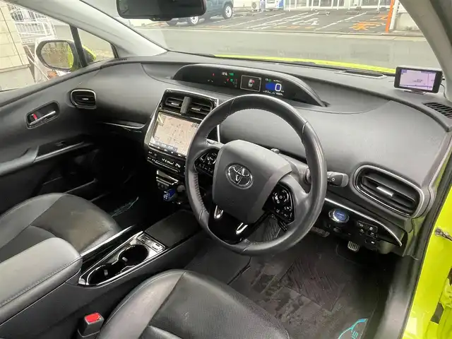 トヨタ プリウス A プレミアム 愛知県 2019(令1)年 4.5万km サーモテクトライムグリーン /当店買取/法人1オーナー/OPエアロ//純正9インチナビNSZT-Y68T//フルセグTV/CD/DVD/SD/Bluetooth/USB//バックカメラ//LEDヘッド/AHB//PCS/BSM/LDA/RCTA/Pソナー/HUD//縦列アシスト/レーダークルーズコントロール//革シート/Pシート/シートヒーター/エアーシート//ビルトインETC//ドラレコ//ISOFIX//保証書/取説/ナビ取説/スペアキー//リコールNo4542実施済2019/08/23//ディーラー記録簿R346年