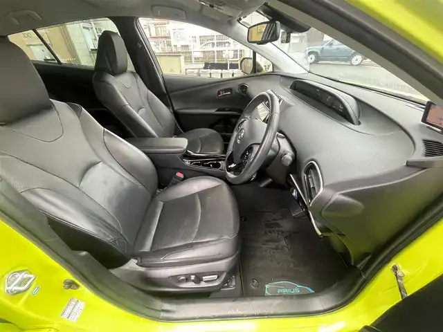 トヨタ プリウス A プレミアム 愛知県 2019(令1)年 4.5万km サーモテクトライムグリーン /当店買取/法人1オーナー/OPエアロ//純正9インチナビNSZT-Y68T//フルセグTV/CD/DVD/SD/Bluetooth/USB//バックカメラ//LEDヘッド/AHB//PCS/BSM/LDA/RCTA/Pソナー/HUD//縦列アシスト/レーダークルーズコントロール//革シート/Pシート/シートヒーター/エアーシート//ビルトインETC//ドラレコ//ISOFIX//保証書/取説/ナビ取説/スペアキー//リコールNo4542実施済2019/08/23//ディーラー記録簿R346年