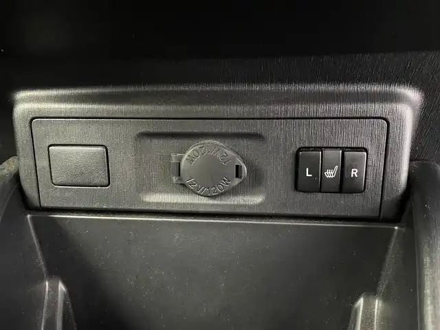 トヨタ プリウス α S チューンブラック Ⅱ 愛知県 2017(平29)年 3.7万km ブラッキッシュアゲハガラスフレーク 純正ナビ/CD/DVD/BT/SD/フルセグTV/バックカメラ/ビルトインETC2.0/前席シートヒーター/レザーステアリング/ステアリングスイッチ/スマートキー/スペアキー有/ドアバイザー/オートLEDライト/純正16インチアルミホイール