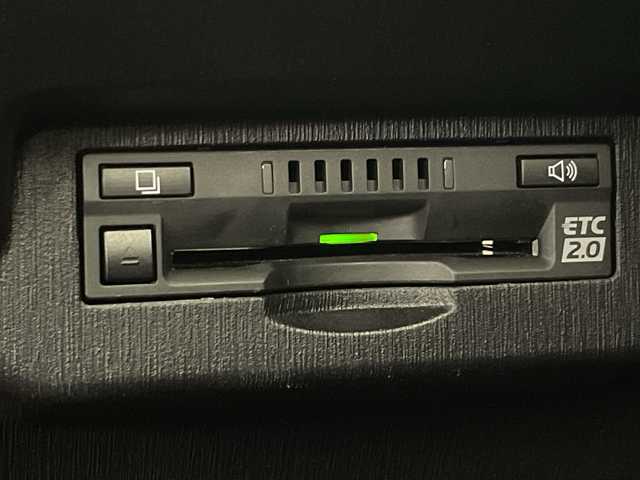 トヨタ プリウス α S チューンブラック Ⅱ 愛知県 2017(平29)年 3.7万km ブラッキッシュアゲハガラスフレーク 純正ナビ/CD/DVD/BT/SD/フルセグTV/バックカメラ/ビルトインETC2.0/前席シートヒーター/レザーステアリング/ステアリングスイッチ/スマートキー/スペアキー有/ドアバイザー/オートLEDライト/純正16インチアルミホイール