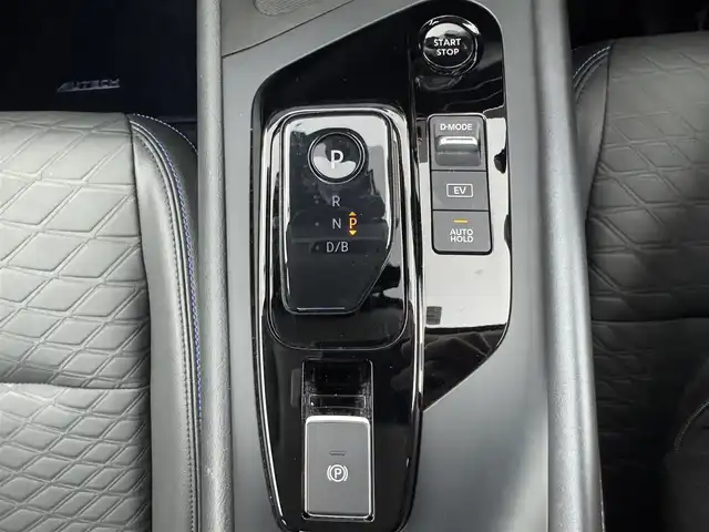 日産 ノート オーテック クロスオーバー 愛知県 2022(令4)年 1.1万km オーロラフレアブルーパール 純正9インチナビ　/（フルセグ/Bluetooth） /レーダークルーズコントロール　/全方位モニター　/衝突軽減システム　/コーナーセンサー　/ブラインドスポットモニター　/前席シートヒーター　/ステアリングヒーター　/ケータイ置くだけ充電　/デジタルインナーミラー　/ドライブレコーダー/ETC2.0/純正AW
