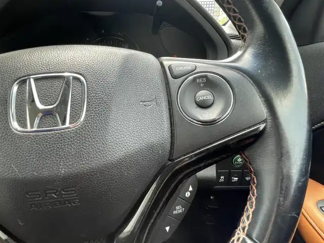 ホンダ ヴェゼル ハイブリッド Z 富山県 2015(平27)年 11.5万km ゴールドブラウンM (株)IDOMが運営する【じしゃロン富山店】の自社ローン専用車両になります。こちらは現金またはオートローンご利用時の価格です。自社ローンご希望の方は別途その旨お申し付け下さい/ブレーキホールド/電動パーキング/バックカメラ/クルーズコントロール/フルセグTV