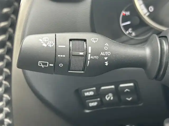 レクサス ＮＸ 300 Fスポーツ 高知県 2020(令2)年 1万km グラファイトブラックガラスフレーク 純正10.3型ナビ/フルセグTV/CD/DVD再生/Bluetooth接続/サンルーフ/プリクラッシュセーフティ/パノラミックビューモニター/ブラインドスポットモニター/ステアリングヒーター/ヘッドアップディスプレイ/クリアランスソナー/レーダークルーズコントロール/ドライブレコーダー/ビルトインETC/パワーシート【メモリ機能3名分】/シートベンチレーション/シートヒーター/電動リアゲート/純正18インチアルミホイール/LEDヘッドライト/オートライト/オートマチックハイビーム/ブレーキホールド/パドルシフト/MTモード付AT車/スマートキー×１本/プッシュスタート/純正フロアマット/横滑り防止装置