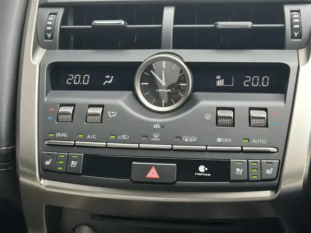 レクサス ＮＸ 300 Fスポーツ 高知県 2020(令2)年 1万km グラファイトブラックガラスフレーク 純正10.3型ナビ/フルセグTV/CD/DVD再生/Bluetooth接続/サンルーフ/プリクラッシュセーフティ/パノラミックビューモニター/ブラインドスポットモニター/ステアリングヒーター/ヘッドアップディスプレイ/クリアランスソナー/レーダークルーズコントロール/ドライブレコーダー/ビルトインETC/パワーシート【メモリ機能3名分】/シートベンチレーション/シートヒーター/電動リアゲート/純正18インチアルミホイール/LEDヘッドライト/オートライト/オートマチックハイビーム/ブレーキホールド/パドルシフト/MTモード付AT車/スマートキー×１本/プッシュスタート/純正フロアマット/横滑り防止装置