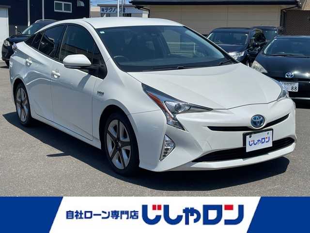 トヨタ プリウス S 宮城県 2016(平28)年 12.1万km ホワイトパールクリスタルシャイン (株)IDOMが運営する【じしゃロン仙台店】の自社ローン専用車両になりますこちらは現金またはオートローンご利用時の価格です。自社ローンご希望の方は別途その旨お申付け下さい/セーフティセンス/SDナビ/ワンセグ/Bluetooth/バックカメラ/ETC/クルコン/オートハイビーム/LEDヘッドライト