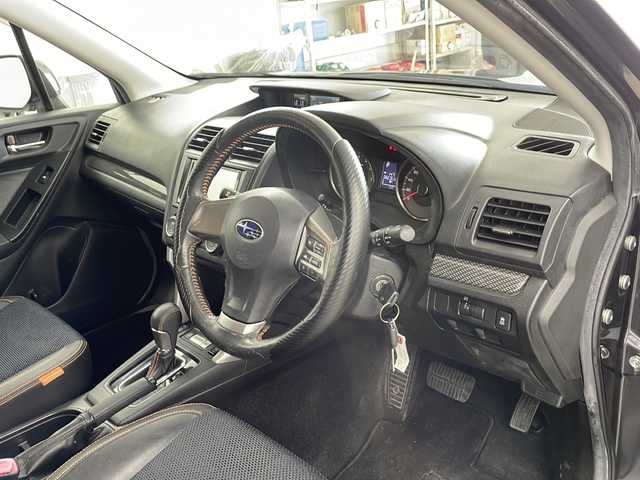 スバル フォレスター Xブレイク 道央・札幌 2014(平26)年 6.3万km ダークグレーメタリック ・４WD  /  アイサイトver2/・カロッツェリア ナビ/・フルセグTV/CD/DVD/Bluetooth/・シートヒーター（運転席、助手席）/・ハーフレザーシート/・パドルシフト/・アイドリングストップ/・ルーフレール/・オートライト/・リモコンキー（スペア1本）/・社外AWスタッドレスタイヤ積込