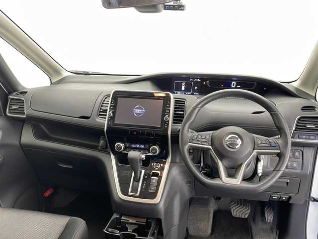 日産 セレナ ハイウェイスター プロパイロットED 長野県 2016(平28)年 6.5万km ブリリアントホワイトパール 4WD/ワンオーナー/純正ナビ/安全装備/・車線逸脱警報/・車線逸脱防止支援/・エマージェンシーブレーキ/・標識検知/・前後ソナー/プロパイロット/・追従式クルーズコントロール/・ステアリング支援/W+サイド+カーテンエアバッグ/プッシュスタート/100V充電/D+N席シートヒーター/両側パワースライドドア/オートライト/LEDヘッドライト/電子パーキングブレーキ/オートホールド/電格ミラー/革巻きステアリング/ステアリングスイッチ/ECOモード/セカンドシートテーブル/純正前方ドライブレコーダー/純正フリップダウンモニター/純正ビルトインETC/純正フロアマット/純正15インチアルミホイール/純正アルミ付きスタッドレスタイヤ4本車載/スマートキー/ドアバイザー/保証書