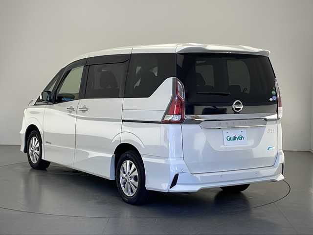 日産 セレナ ハイウェイスター プロパイロットED 長野県 2016(平28)年 6.5万km ブリリアントホワイトパール 4WD/ワンオーナー/純正ナビ/安全装備/・車線逸脱警報/・車線逸脱防止支援/・エマージェンシーブレーキ/・標識検知/・前後ソナー/プロパイロット/・追従式クルーズコントロール/・ステアリング支援/W+サイド+カーテンエアバッグ/プッシュスタート/100V充電/D+N席シートヒーター/両側パワースライドドア/オートライト/LEDヘッドライト/電子パーキングブレーキ/オートホールド/電格ミラー/革巻きステアリング/ステアリングスイッチ/ECOモード/セカンドシートテーブル/純正前方ドライブレコーダー/純正フリップダウンモニター/純正ビルトインETC/純正フロアマット/純正15インチアルミホイール/純正アルミ付きスタッドレスタイヤ4本車載/スマートキー/ドアバイザー/保証書