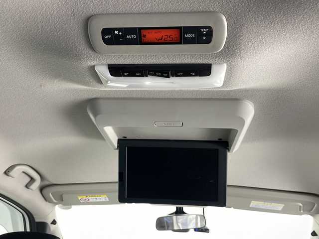 日産 セレナ ハイウェイスター プロパイロットED 長野県 2016(平28)年 6.5万km ブリリアントホワイトパール 4WD/ワンオーナー/純正ナビ/安全装備/・車線逸脱警報/・車線逸脱防止支援/・エマージェンシーブレーキ/・標識検知/・前後ソナー/プロパイロット/・追従式クルーズコントロール/・ステアリング支援/W+サイド+カーテンエアバッグ/プッシュスタート/100V充電/D+N席シートヒーター/両側パワースライドドア/オートライト/LEDヘッドライト/電子パーキングブレーキ/オートホールド/電格ミラー/革巻きステアリング/ステアリングスイッチ/ECOモード/セカンドシートテーブル/純正前方ドライブレコーダー/純正フリップダウンモニター/純正ビルトインETC/純正フロアマット/純正15インチアルミホイール/純正アルミ付きスタッドレスタイヤ4本車載/スマートキー/ドアバイザー/保証書