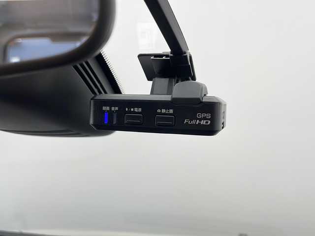 日産 セレナ ハイウェイスター プロパイロットED 長野県 2016(平28)年 6.5万km ブリリアントホワイトパール 4WD/ワンオーナー/純正ナビ/安全装備/・車線逸脱警報/・車線逸脱防止支援/・エマージェンシーブレーキ/・標識検知/・前後ソナー/プロパイロット/・追従式クルーズコントロール/・ステアリング支援/W+サイド+カーテンエアバッグ/プッシュスタート/100V充電/D+N席シートヒーター/両側パワースライドドア/オートライト/LEDヘッドライト/電子パーキングブレーキ/オートホールド/電格ミラー/革巻きステアリング/ステアリングスイッチ/ECOモード/セカンドシートテーブル/純正前方ドライブレコーダー/純正フリップダウンモニター/純正ビルトインETC/純正フロアマット/純正15インチアルミホイール/純正アルミ付きスタッドレスタイヤ4本車載/スマートキー/ドアバイザー/保証書