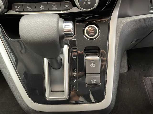 日産 セレナ ハイウェイスター プロパイロットED 長野県 2016(平28)年 6.5万km ブリリアントホワイトパール 4WD/ワンオーナー/純正ナビ/安全装備/・車線逸脱警報/・車線逸脱防止支援/・エマージェンシーブレーキ/・標識検知/・前後ソナー/プロパイロット/・追従式クルーズコントロール/・ステアリング支援/W+サイド+カーテンエアバッグ/プッシュスタート/100V充電/D+N席シートヒーター/両側パワースライドドア/オートライト/LEDヘッドライト/電子パーキングブレーキ/オートホールド/電格ミラー/革巻きステアリング/ステアリングスイッチ/ECOモード/セカンドシートテーブル/純正前方ドライブレコーダー/純正フリップダウンモニター/純正ビルトインETC/純正フロアマット/純正15インチアルミホイール/純正アルミ付きスタッドレスタイヤ4本車載/スマートキー/ドアバイザー/保証書