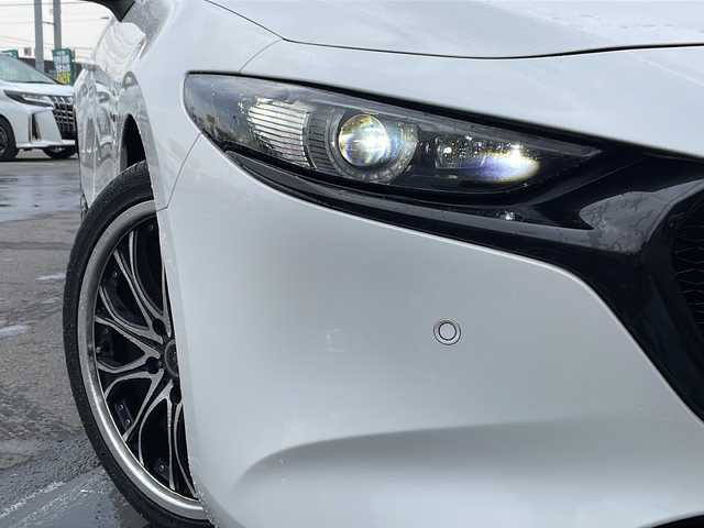マツダ マツダ３ファストバック 20S 100周年特別記念車 道北・旭川 2020(令2)年 3.7万km スノーフレイクホワイトパールマイカ ・純正ナビCD/DVD/BT/フルセグ/・BOSEサウンドシステム/・全方位カメラ/・4WD/・アイアクティブセンス/車線逸脱警報/BSM/交通標識認識システム/誤発進抑制システム/ディスタンススピードアラート/・レーンキープアシスト/・スマートブレーキサポート/・レーダークルーズコントロール/・前席シートヒーター/・パドルシフト/・オートハイビーム/・オートライト