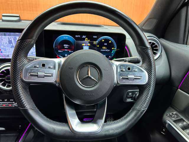 メルセデス・ベンツ Ｍ・ベンツ ＧＬＢ２００ｄ 4マチック AMGライン 千葉県 2022(令4)年 5万km コスモスブラック ＡＭＧレザーエクスクルーシブＰＫＧ　/アドバンスドＰＫＧ　/灰黒革シート　/ＨＵＤ　/ＡＣＣ　/ナビ　/ＴＶ　/Ｂｌｕｅｔｏｏｔｈ接続　/３６０°アクティブパーキング　/シートＨ　/電動リアゲート　/衝突軽減Ｂ　/ＢＳＭ