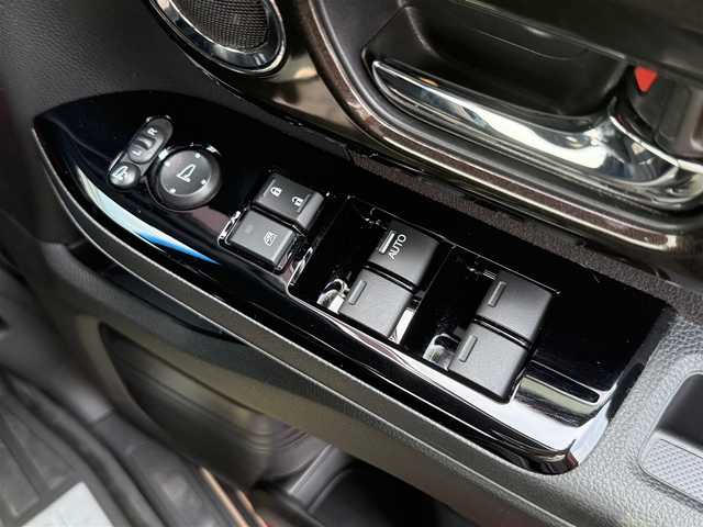 ホンダ Ｎ ＢＯＸ カスタム G L ターボ ホンダセンシング 岩手県 2018(平30)年 9.8万km ミラノレッド Ｇ・Ｌターボホンダセンシング　ナビ　Ｂｌｕｅｔｏｏｔｈ　ＵＳＢポート　ミュージックサーバー　バックカメラ　ＥＴＣ車載器　両側パワースライドドア　スマートキー　ＬＥＤヘッドライト　衝突軽減ブレーキ