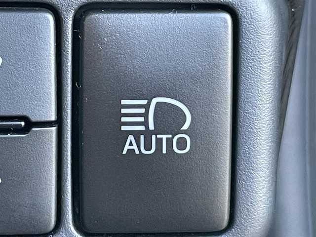 トヨタ アクア G 岡山県 2016(平28)年 3.7万km ブラックマイカ 登録時走行距離36448km/社外7インチナビ/ワンセグTV(AM.FM.CD.DVD.TV.BT)/バックカメラ/ETC/ドライブレコーダー/衝突軽減ブレーキ/クルーズコントロール/レーンキープアシスト/横滑り防止装置/オートライト/オートマチックハイビーム/アイドリングストップ/純正フロアマット/純正LEDライト