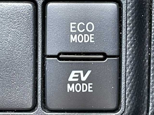 トヨタ アクア G 岡山県 2016(平28)年 3.7万km ブラックマイカ 登録時走行距離36448km/社外7インチナビ/ワンセグTV(AM.FM.CD.DVD.TV.BT)/バックカメラ/ETC/ドライブレコーダー/衝突軽減ブレーキ/クルーズコントロール/レーンキープアシスト/横滑り防止装置/オートライト/オートマチックハイビーム/アイドリングストップ/純正フロアマット/純正LEDライト