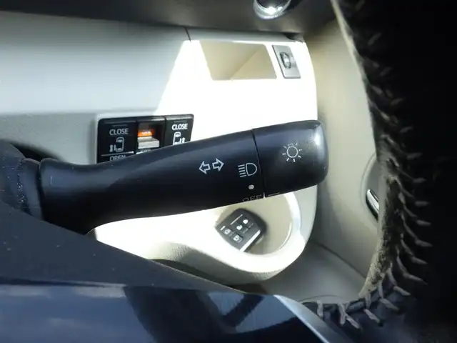 トヨタ シエンタ G 千葉県 2015(平27)年 5.7万km ホワイトパールクリスタルシャイン 195/50R16/TRDフロントスポイラー/両側パワースライドドア/純正SDナビ/地デジTV/【DVD/CD再生機能　Bluetooth接続】/バックカメラ/革巻きステアリング/ステアリングスイッチ/ETC/純正16インチアルミホイル/スマートキー