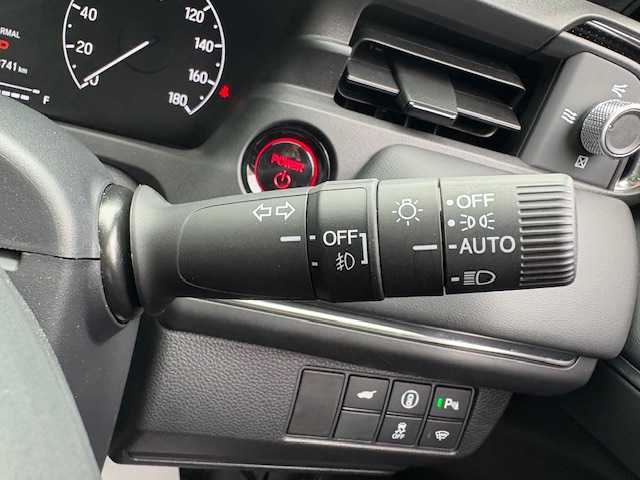 ホンダ ヴェゼル ハイブリッド e:HEV Z 大阪府 2024(令6)年 0.4万km クリスタルブラックパール 純正9型ディスプレイオーディオ/バックカメラ/フルセグ/ホンダセンシング/ブラインドスポットモニター/ワイヤレス充電/電動リアゲート/シートヒーター/ステアリングヒーター/ハーフレザーシート/ドライブレコーダー/ビルトインETC2.0/純正アルミホイール/スマートキー×2