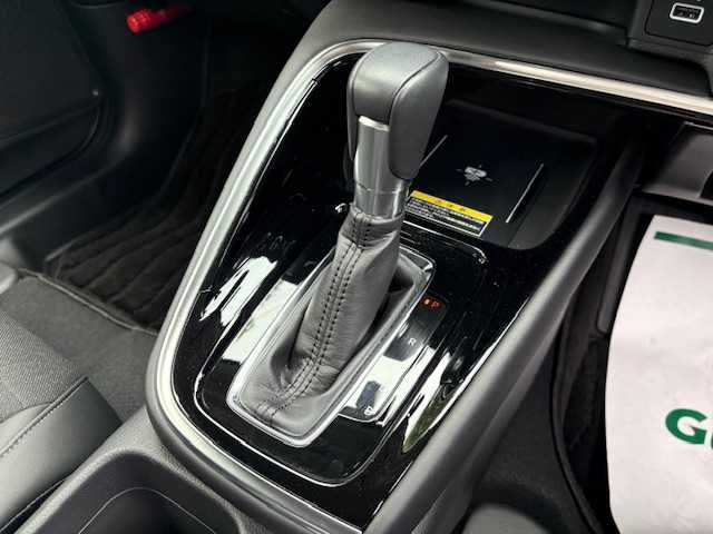 ホンダ ヴェゼル ハイブリッド e:HEV Z 大阪府 2024(令6)年 0.4万km クリスタルブラックパール 純正9型ディスプレイオーディオ/バックカメラ/フルセグ/ホンダセンシング/ブラインドスポットモニター/ワイヤレス充電/電動リアゲート/シートヒーター/ステアリングヒーター/ハーフレザーシート/ドライブレコーダー/ビルトインETC2.0/純正アルミホイール/スマートキー×2