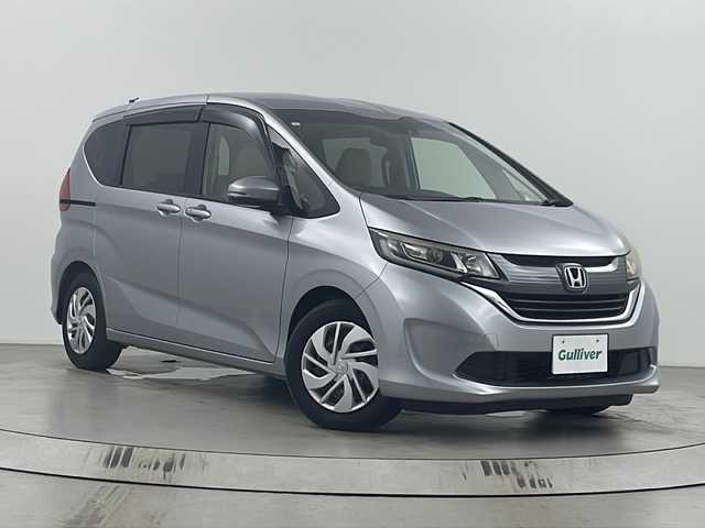 ホンダ フリード＋ G ホンダセンシング 埼玉県 2017(平29)年 3.1万km ルナシルバーM 純正SDナビ/（BT/フルセグTV/CD/DVD/AM/FM）/バックカメラ/ホンダセンシング/・衝突軽減ブレーキ/・誤発進抑制機能/・路外逸脱抑制機能/・アダプティブクルーズコントロール/両側パワースライドドア/純正ドラレコ/ビルトインETC/LEDライト